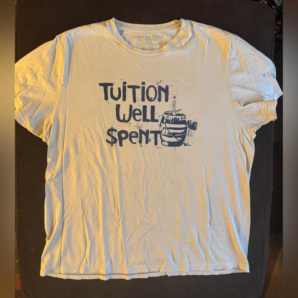 American Eagle White Graphic Short Sleeve Tee
